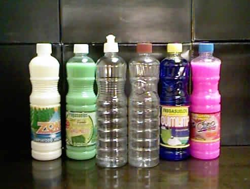 Envases fabricados por Vinalplast en la nave